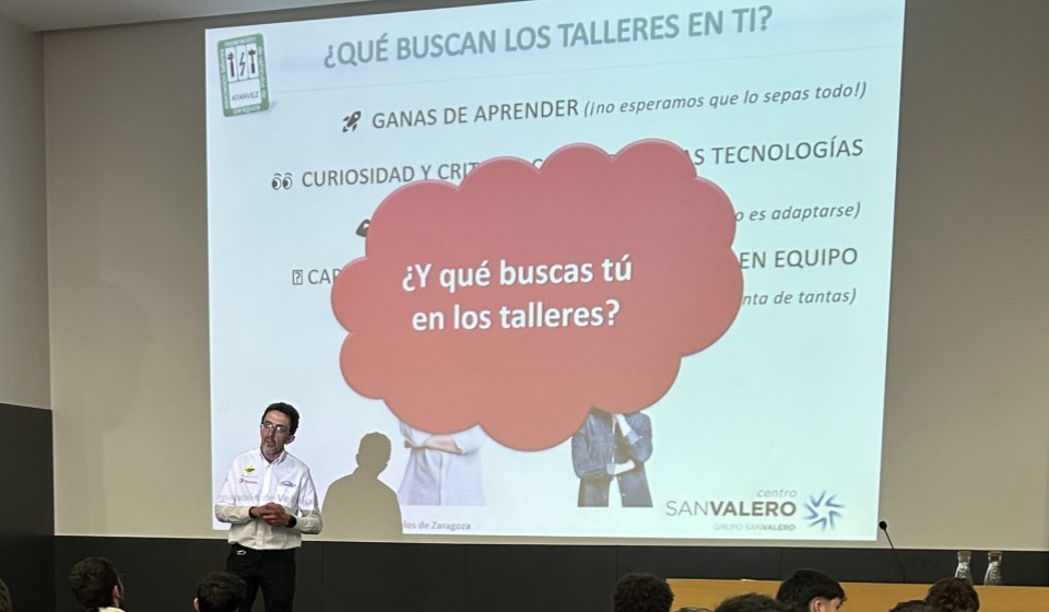 Conociendo el día a día del taller, Atarvez en el Centro San Valero