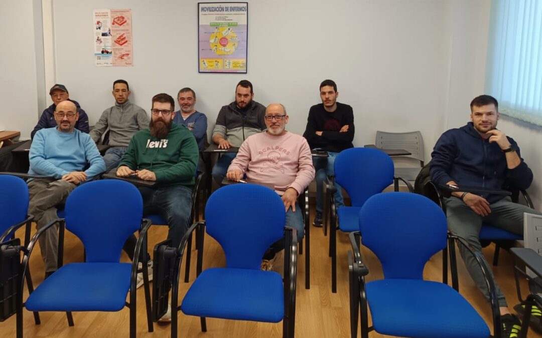 alumnos atarvez curso de reciclaje prl